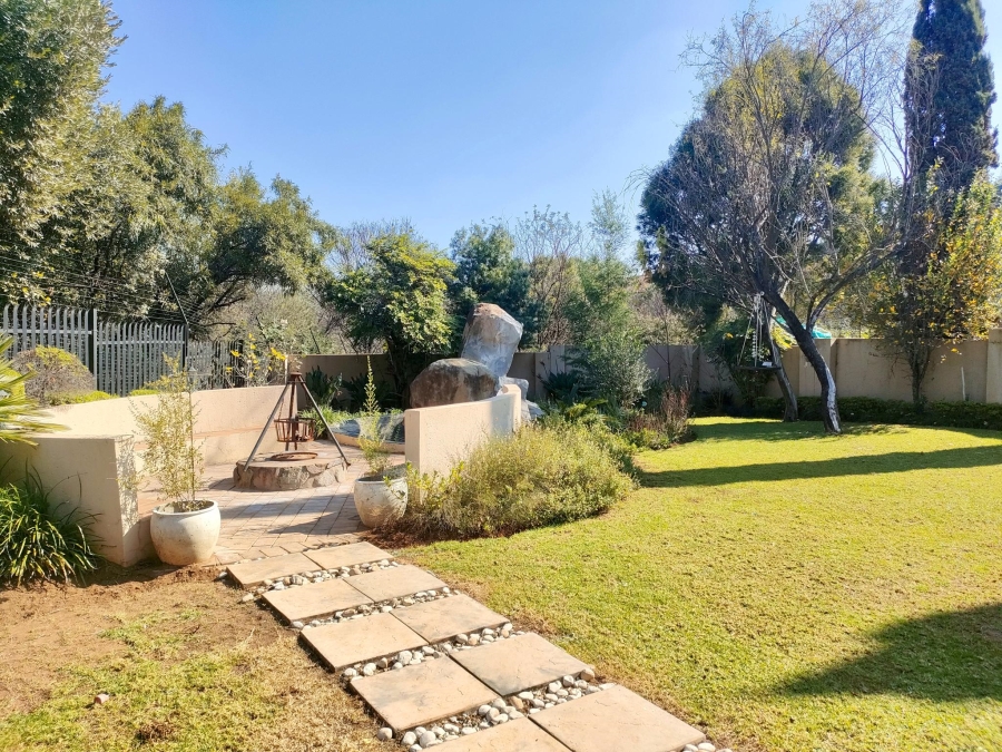 5 Bedroom Property for Sale in Birdwood Estate North West